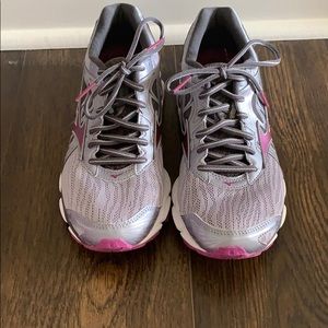 Mizuno running shoes